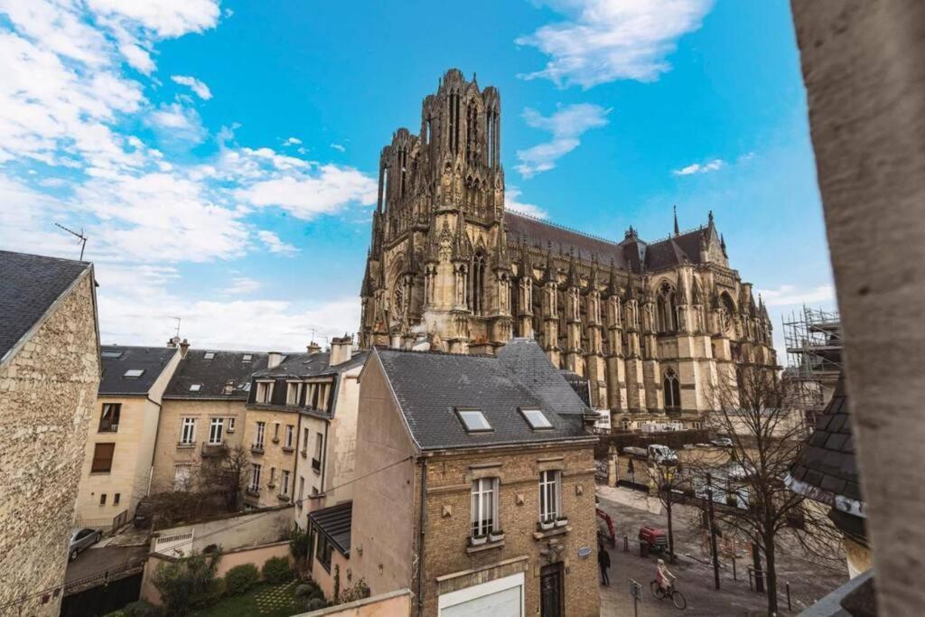 Appartement Bulle, Vue Cathedrale Incroyable à Reims Extérieur photo