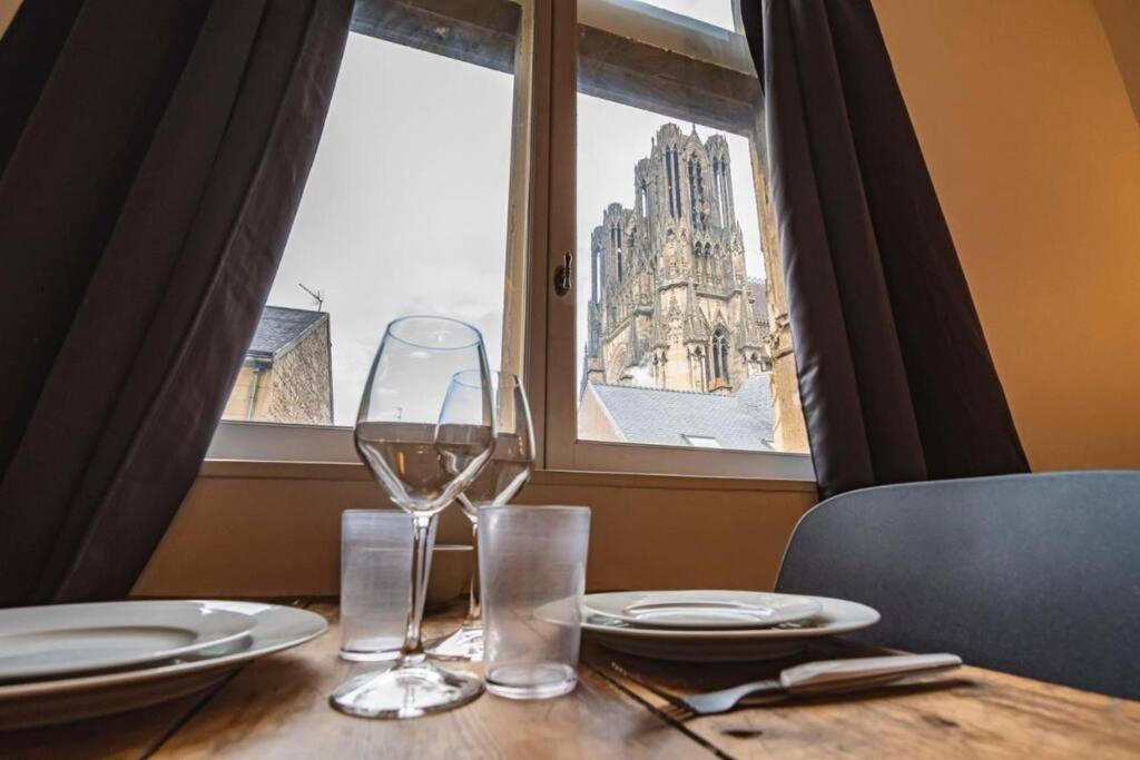 Appartement Bulle, Vue Cathedrale Incroyable à Reims Extérieur photo